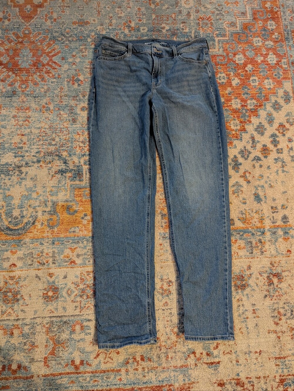 Old Navy Women's 10 TALL Mid-Rise Wow Boyfriend Straight Jeans Medium Wash